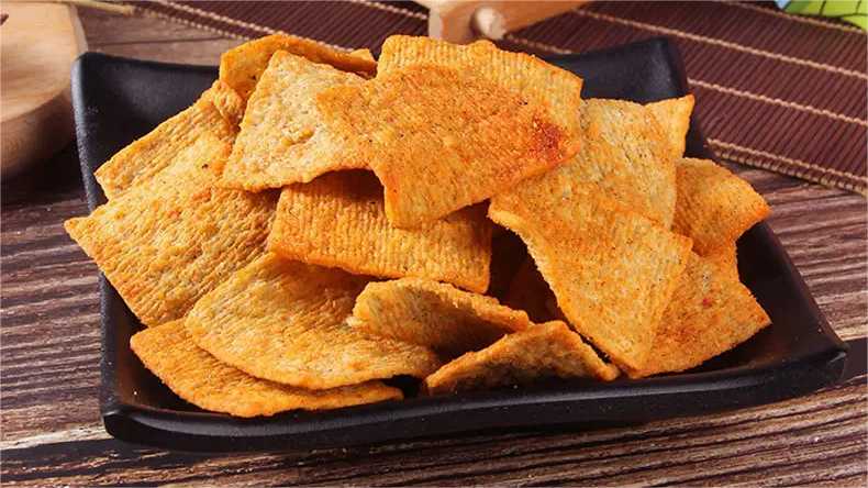 花椒鍋巴灌裝封口機(jī)：定制高效，為網(wǎng)紅零食生產(chǎn)加速